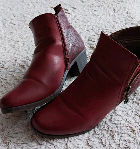 Stylische dunkelrote